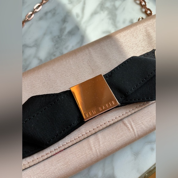 Ted Baker - Elegant Gold Chain Handbag - Picture 6 of 7